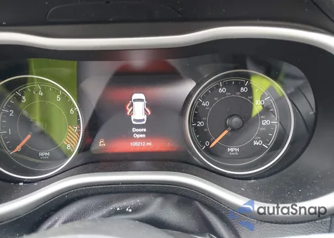 2015 Jeep Cherokee Trailhawk из США, поврежденный, VIN 1C4PJMBS2FW613342